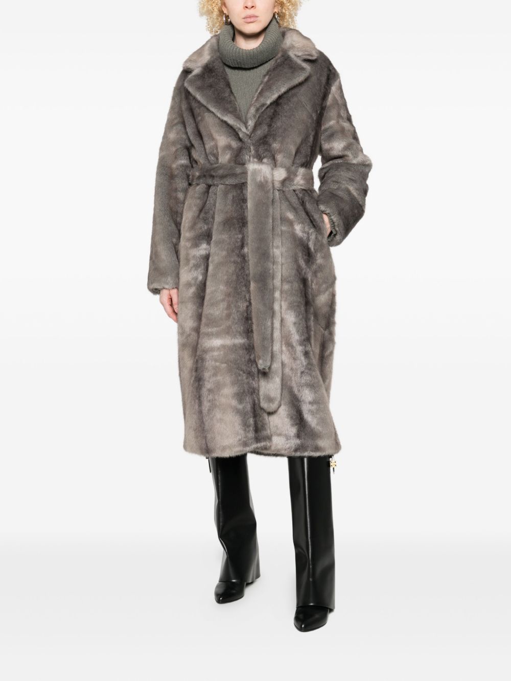 Thelaurent Faux fur coat