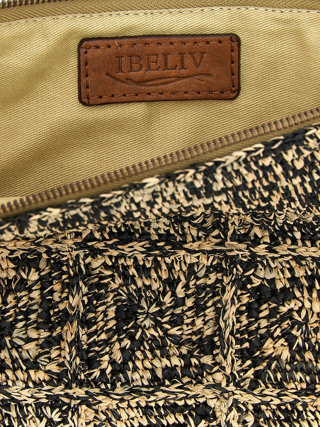 Ibeliv Tanala Clutch