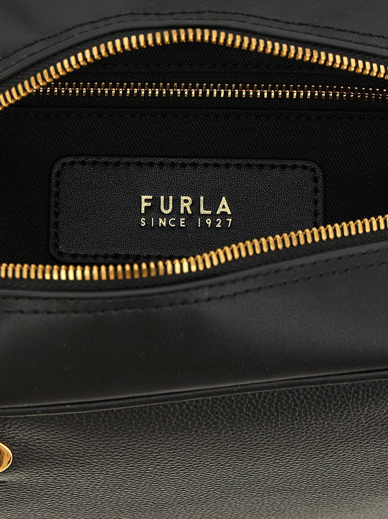 Furla Poppy M Handbag